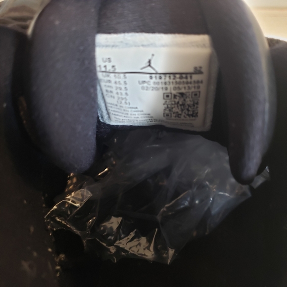 Nike Air Jordan 11 Retro Low IE Size 11.5 - Picture 7 of 8